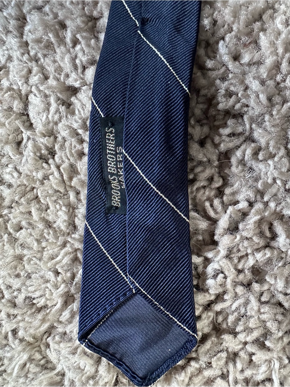 Brooks Brothers Navy Tie with Cream Diagonal Stripes